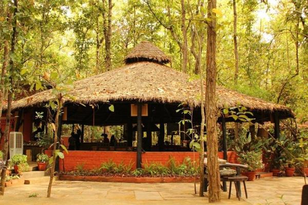 Kanha Jungle Lodge Dhanwār Exteriör bild