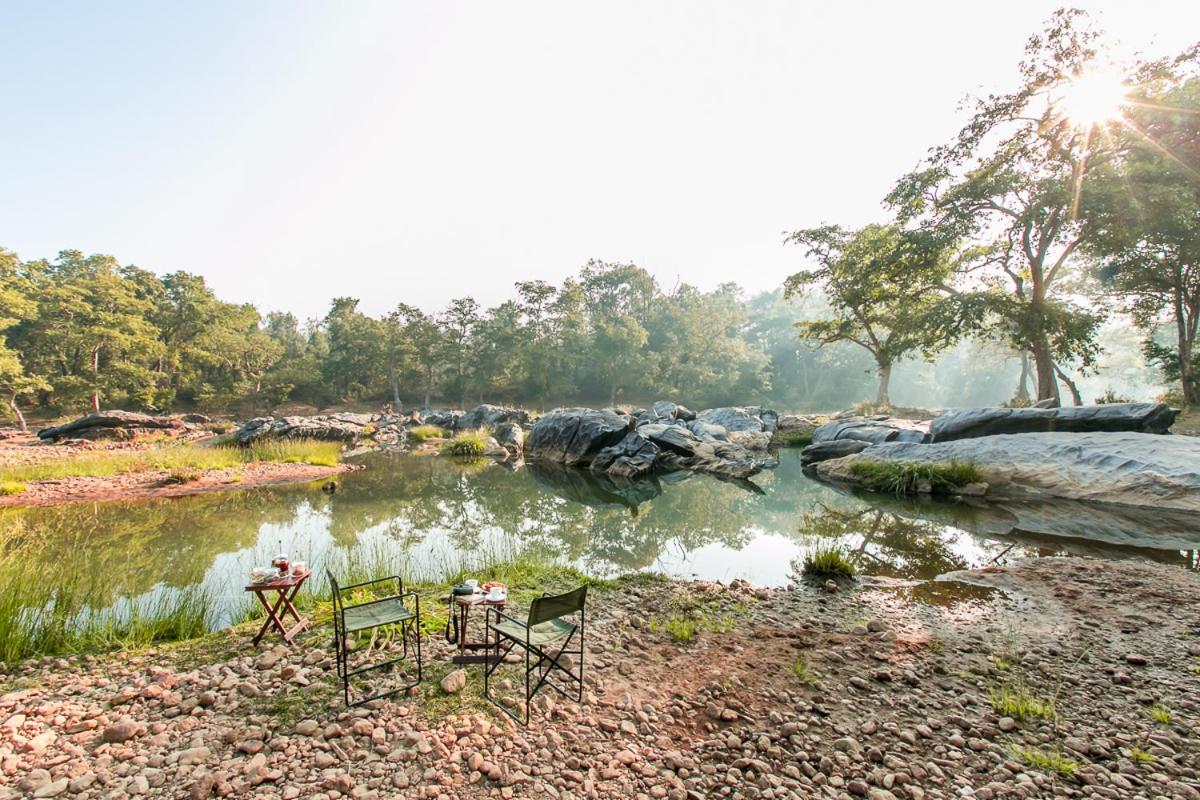 Kanha Jungle Lodge Dhanwār Exteriör bild