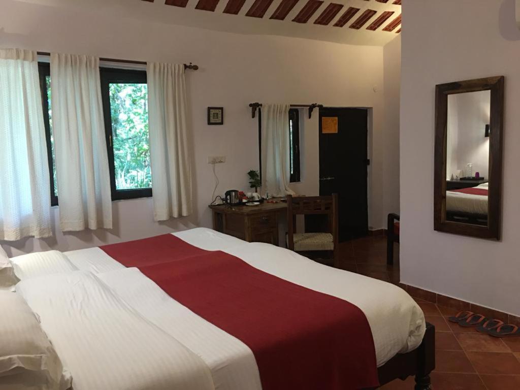 Kanha Jungle Lodge Dhanwār Exteriör bild